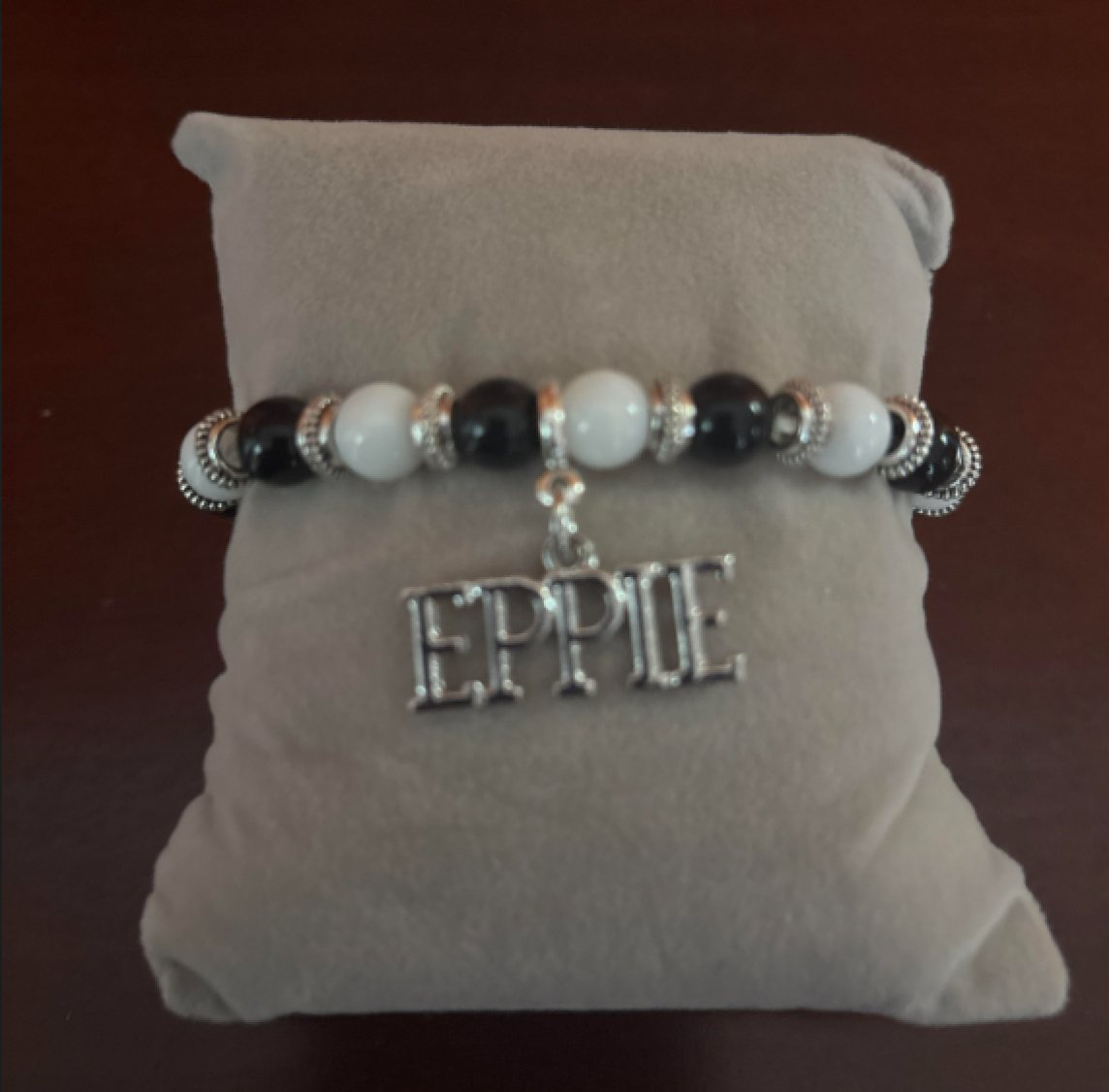 EPPIE Cat Eye Pearls Bracelet